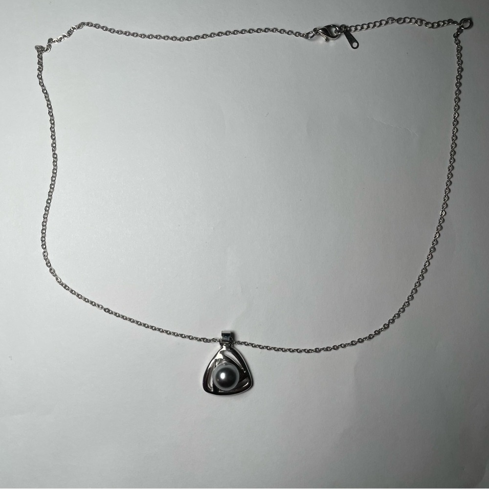 Delicate Silver Teardrop Pendant Necklace